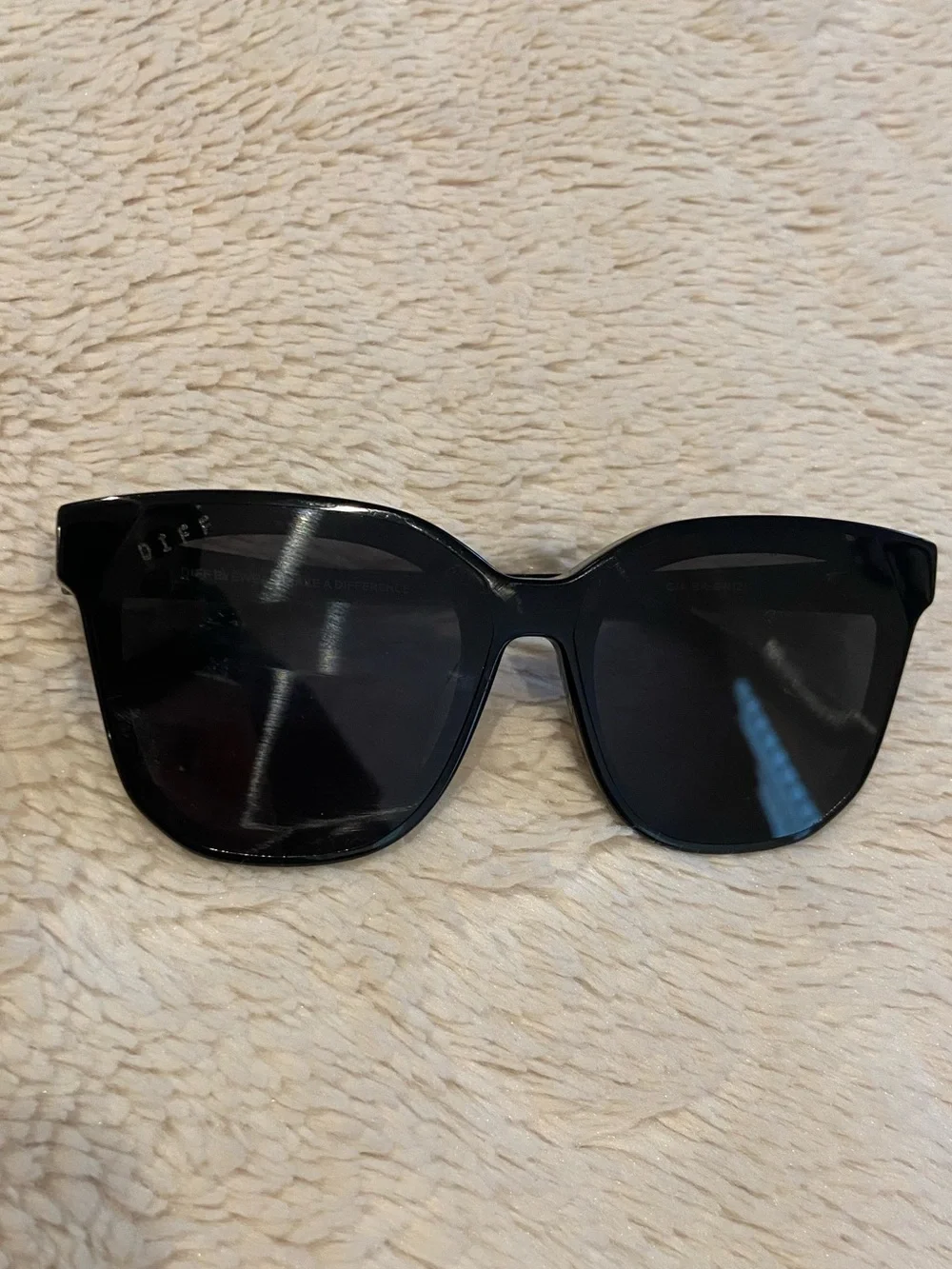 DIFF Eyewear Gia Black Oversized Cat Eye Sunglasses